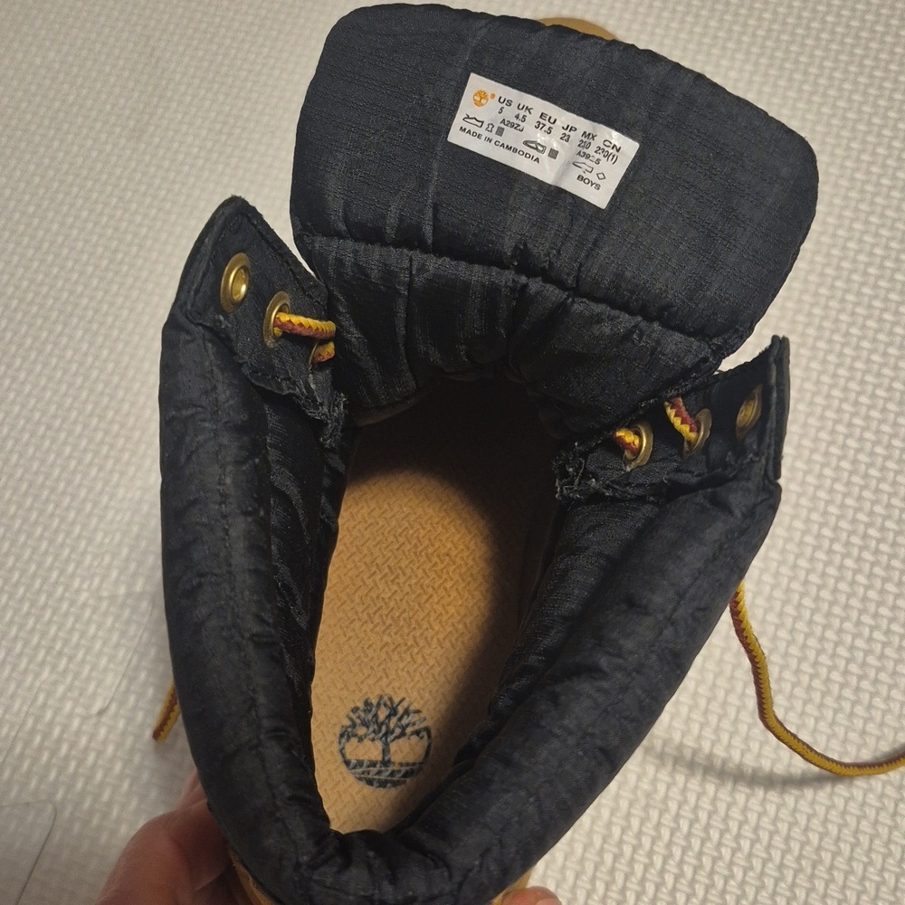 TIMBERLAND Black Puffer Boot with Wheat color Leather - 7 - Picture 11 of 12
